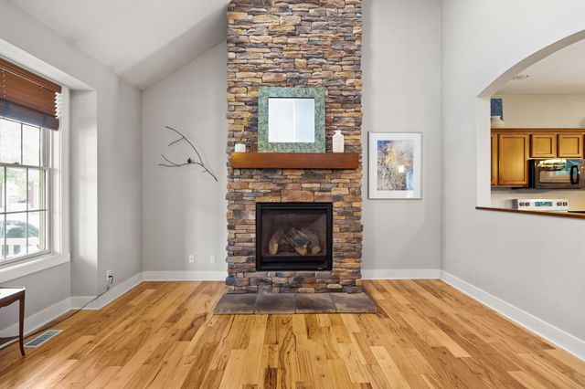 2843 Piccadilly Square, Ames, IA 50010
