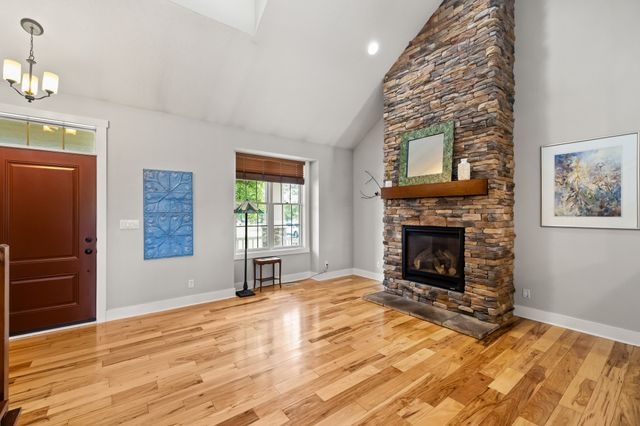 2843 Piccadilly Square, Ames, IA 50010