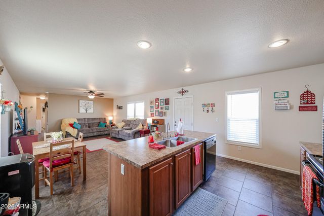 7810 W Peoria Avenue 40, Peoria, AZ 85345