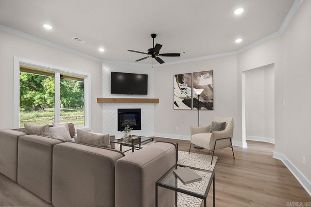 3901 SPENCER CROSSING Drive, Benton, AR 72019