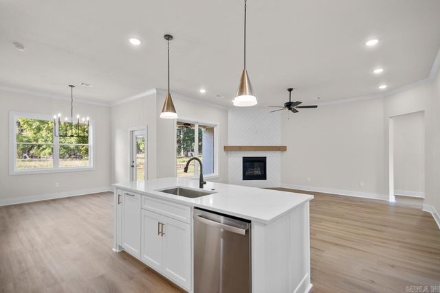 3901 SPENCER CROSSING Drive, Benton, AR 72019