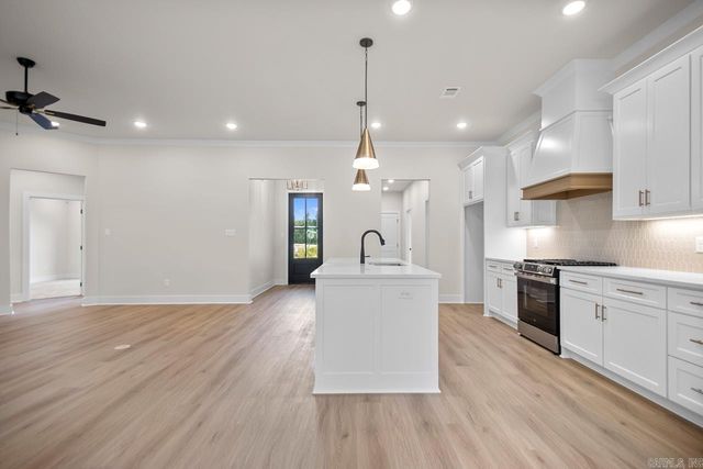 3901 SPENCER CROSSING Drive, Benton, AR 72019