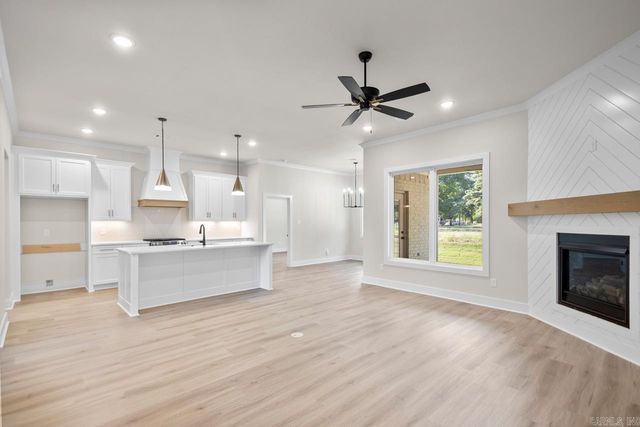 3901 SPENCER CROSSING Drive, Benton, AR 72019