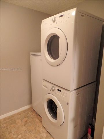 5612 Rock Island Rd 151, Tamarac, FL 33319