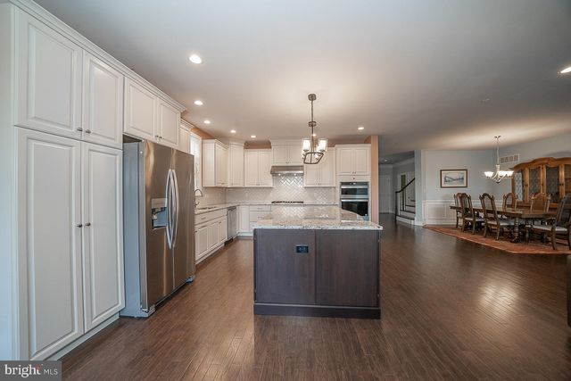 3701 PARRIS BLVD, Newtown Square, PA 19073