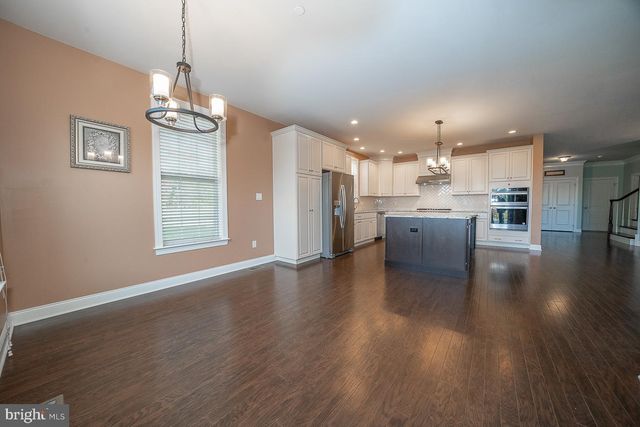 3701 PARRIS BLVD, Newtown Square, PA 19073