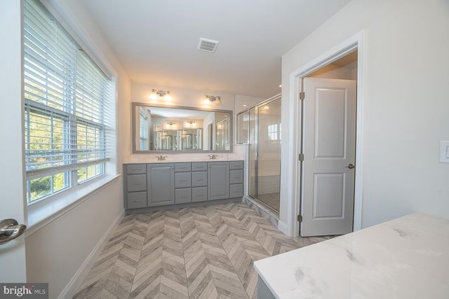 3701 PARRIS BLVD, Newtown Square, PA 19073
