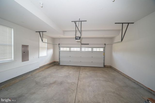 3701 PARRIS BLVD, Newtown Square, PA 19073