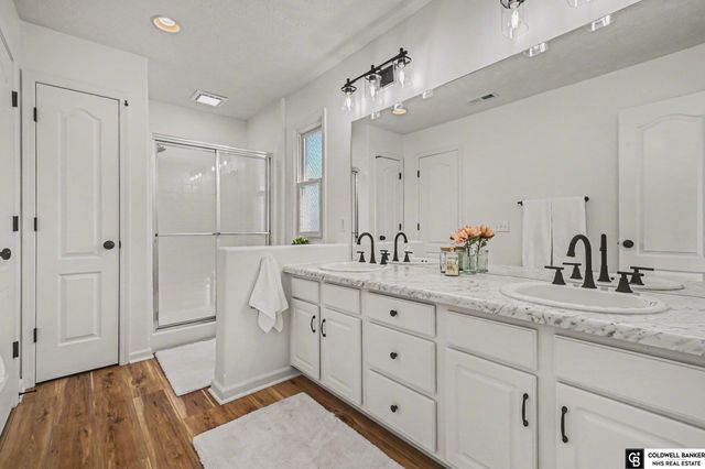 9801 S 28th Avenue, Bellevue, NE 68123