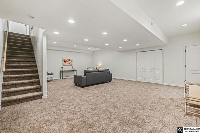 9801 S 28th Avenue, Bellevue, NE 68123