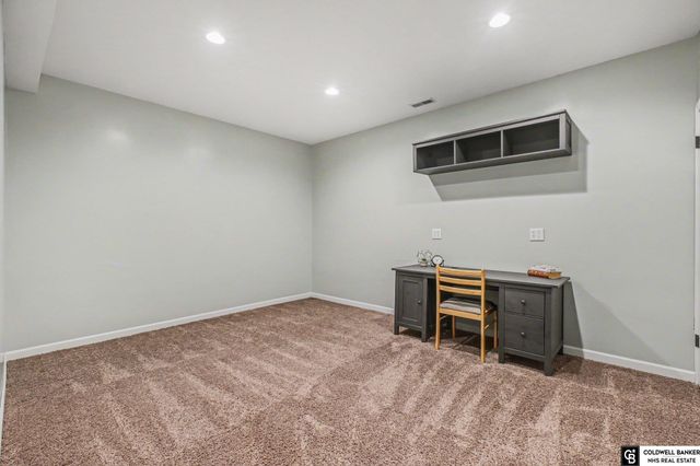 9801 S 28th Avenue, Bellevue, NE 68123