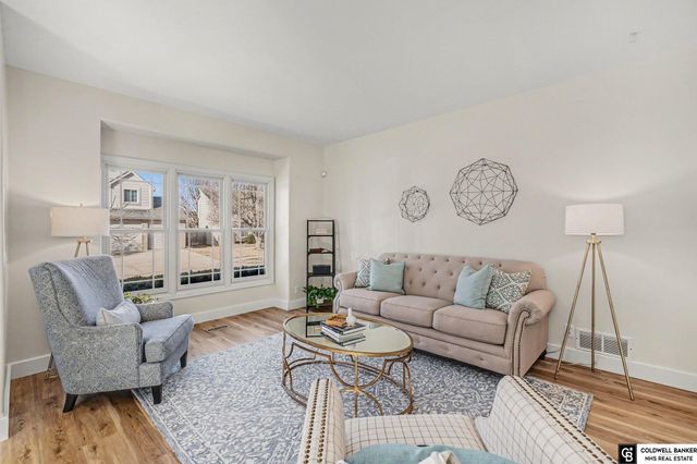 9801 S 28th Avenue, Bellevue, NE 68123