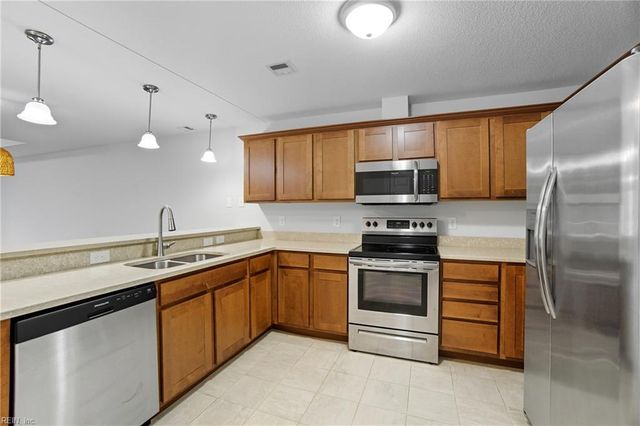 1016 Thoroughgood Way Apt 307, Chesapeake, VA 23324