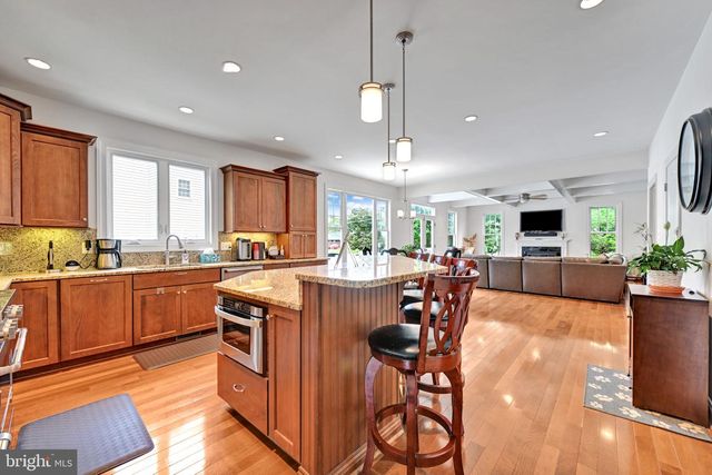 6200 HANOVER AVE, Springfield, VA 22150