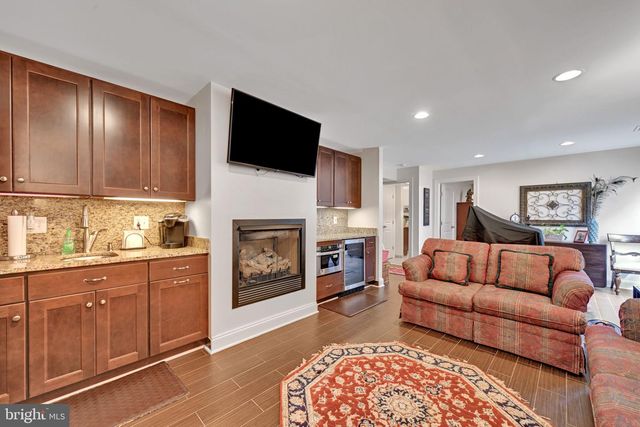 6200 HANOVER AVE, Springfield, VA 22150
