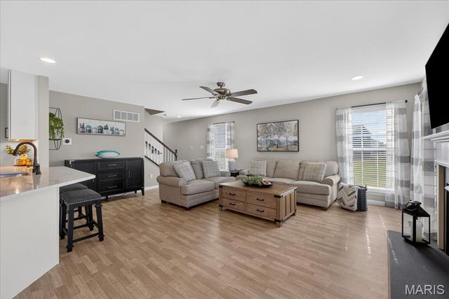 123 Baycrest Court, St Charles, MO 63301