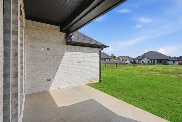 104 Hazlewood Court, Granbury, TX 76049