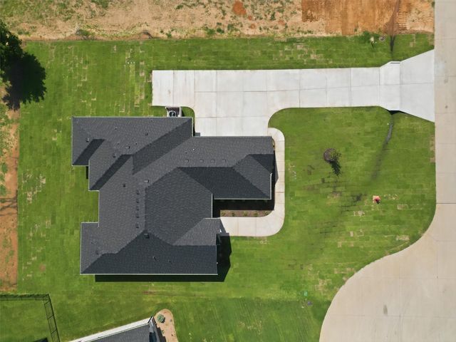 104 Hazlewood Court, Granbury, TX 76049