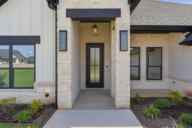 104 Hazlewood Court, Granbury, TX 76049