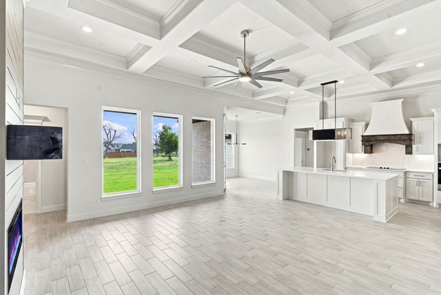 104 Hazlewood Court, Granbury, TX 76049