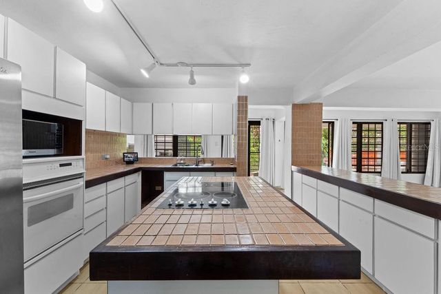 1805 CAMELIA, San Juan, PR 00927