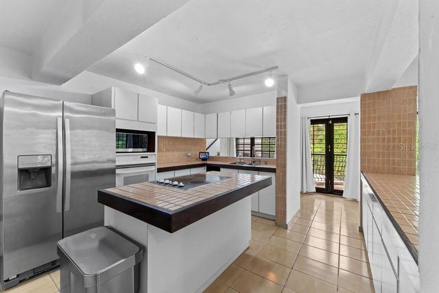 1805 CAMELIA, San Juan, PR 00927
