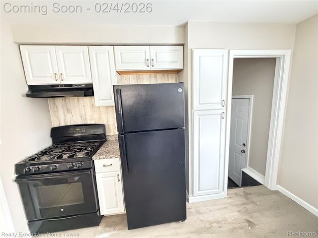 18305 Marquette Street, Roseville, MI 48066