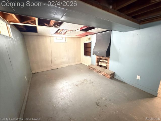 18305 Marquette Street, Roseville, MI 48066