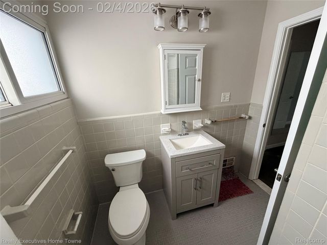 18305 Marquette Street, Roseville, MI 48066