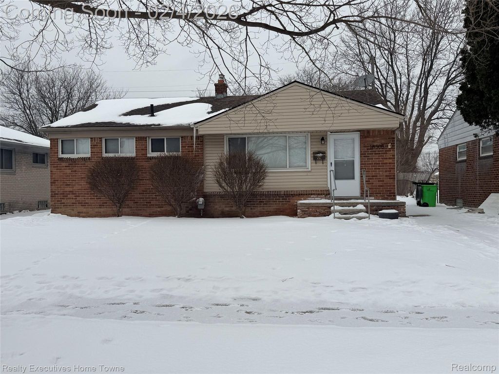 18305 Marquette Street, Roseville, MI 48066