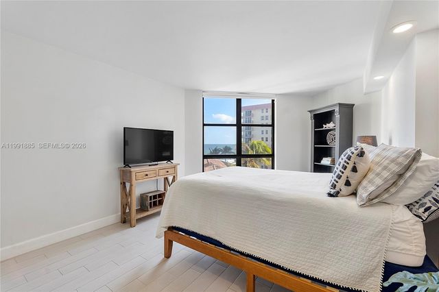 1155 Hillsboro Mile 510, Hillsboro Beach, FL 33062