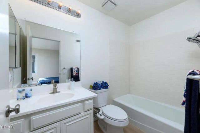 17132 Village 17, Camarillo, CA 93012