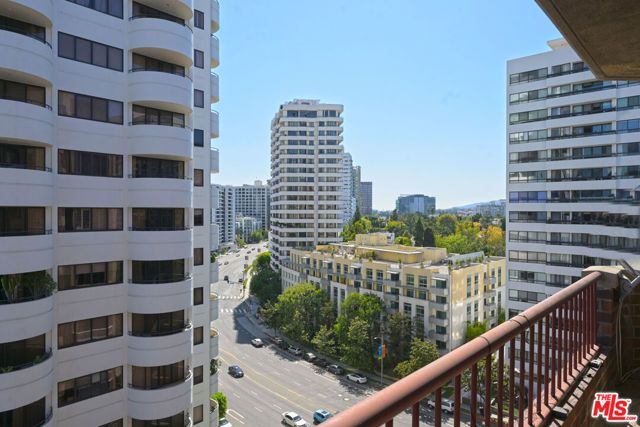 10550 Wilshire Boulevard 1001, Los Angeles, CA 90024