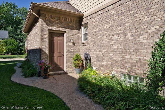 22296 Beech Knoll Drive, Macomb, MI 48044