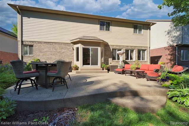 22296 Beech Knoll Drive, Macomb, MI 48044