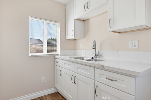 1033 E 57th, Los Angeles, CA 90011