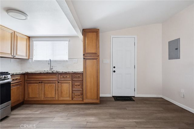 1033 E 57th, Los Angeles, CA 90011