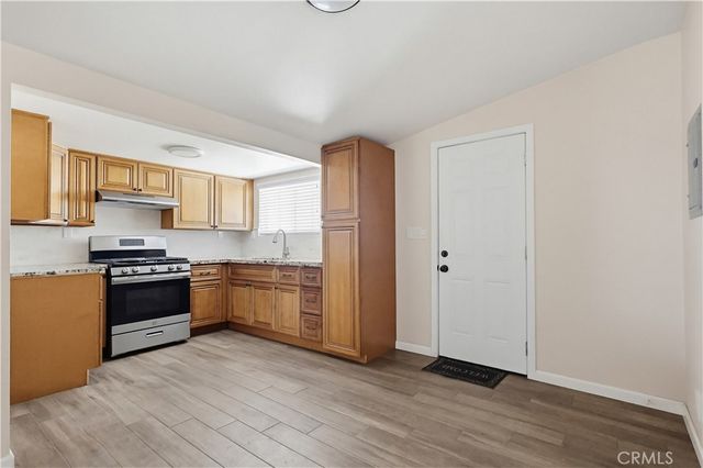 1033 E 57th, Los Angeles, CA 90011