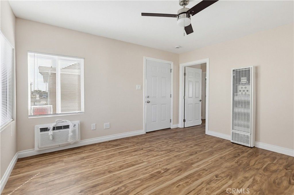 Image 22 of property listing at 1033 E 57th, Los Angeles, CA 90011