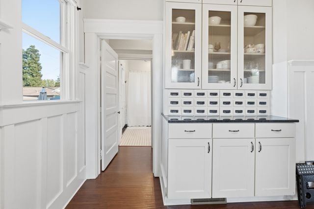 260 E Merritt Avenue, Tulare, CA 93274