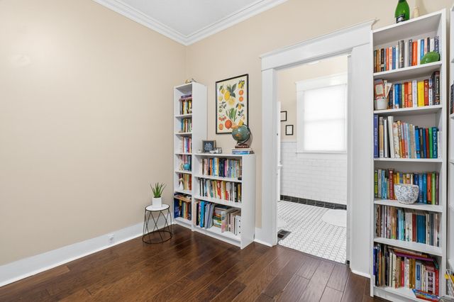 260 E Merritt Avenue, Tulare, CA 93274