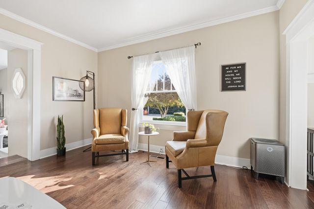 260 E Merritt Avenue, Tulare, CA 93274