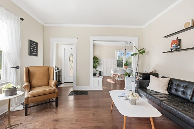 260 E Merritt Avenue, Tulare, CA 93274