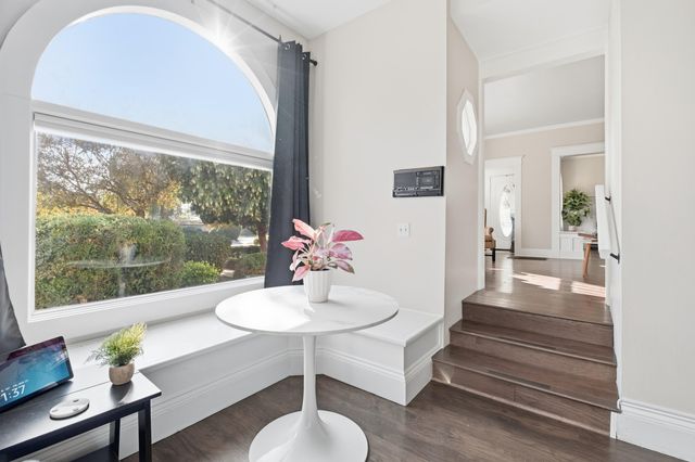 260 E Merritt Avenue, Tulare, CA 93274