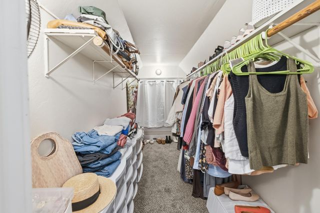 260 E Merritt Avenue, Tulare, CA 93274