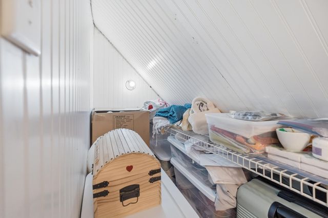 260 E Merritt Avenue, Tulare, CA 93274