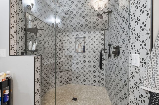 260 E Merritt Avenue, Tulare, CA 93274