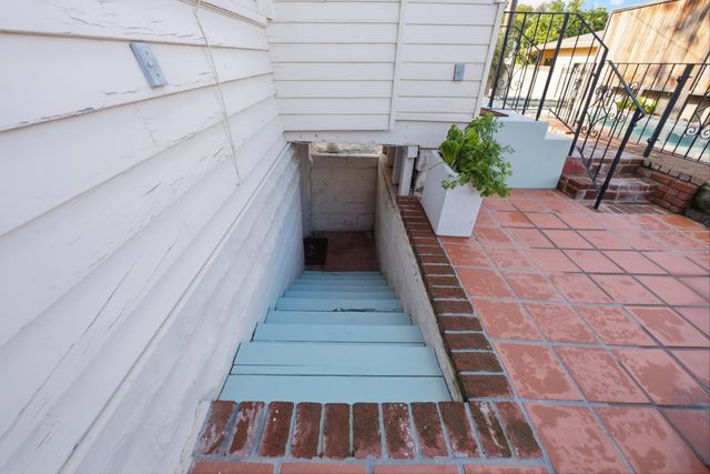 260 E Merritt Avenue, Tulare, CA 93274