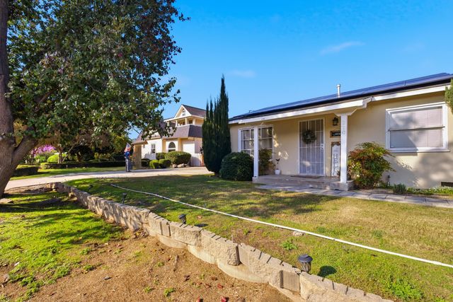 260 E Merritt Avenue, Tulare, CA 93274