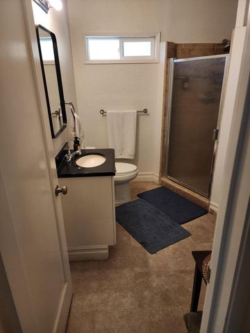 260 E Merritt Avenue, Tulare, CA 93274